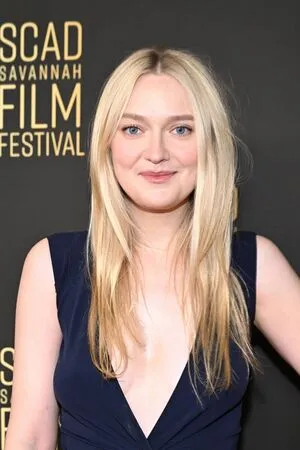 Dakota Fanning OnlyFans Leaked Free Thumbnail Picture - #KXee05gxNK