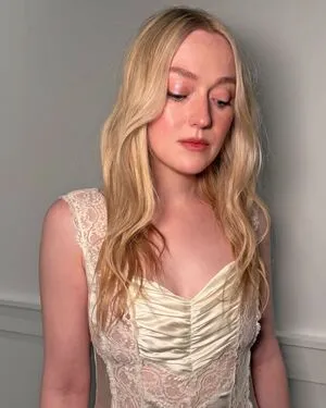 Dakota Fanning OnlyFans Leaked Free Thumbnail Picture - #MaZnENUV4n