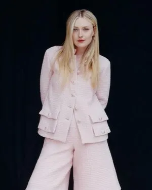 Dakota Fanning OnlyFans Leaked Free Thumbnail Picture - #PhL06iL9qx