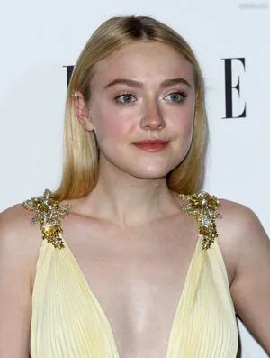 Dakota Fanning OnlyFans Leaked Free Thumbnail Picture - #PkEq27i7qh