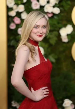 Dakota Fanning OnlyFans Leaked Free Thumbnail Picture - #XroqaFK2eA