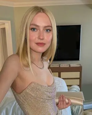 Dakota Fanning OnlyFans Leaked Free Thumbnail Picture - #Xvmv8F4Ahf