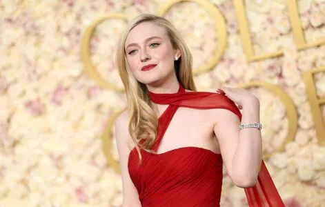 Dakota Fanning OnlyFans Leaked Free Thumbnail Picture - #Z7yNSef6tN