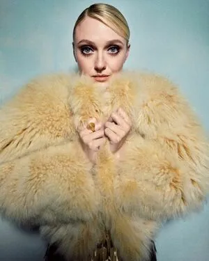 Dakota Fanning OnlyFans Leaked Free Thumbnail Picture - #pKmIfBBoBA