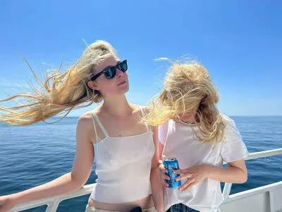 Dakota Fanning OnlyFans Leaked Free Thumbnail Picture - #srnyjYi8bD