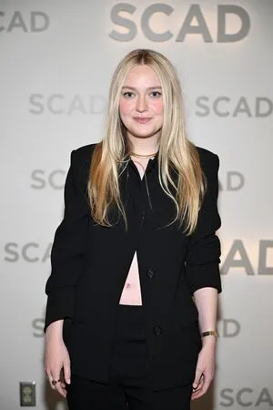 Dakota Fanning OnlyFans Leaked Free Thumbnail Picture - #w17eJaFWQy
