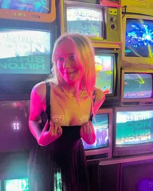 Dakota Fanning OnlyFans Leaked Free Thumbnail Picture - #z4PMHXbobz