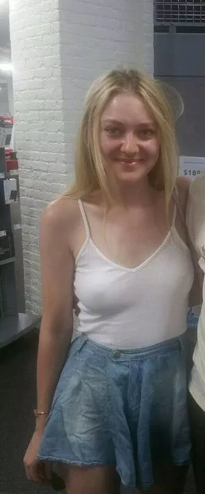 Dakota Fanning OnlyFans Leaked Free Thumbnail Picture - #121ERjjvTy