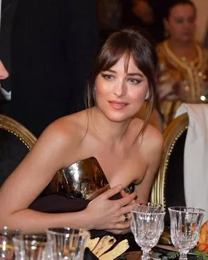 Dakota Johnson OnlyFans Leaked Free Thumbnail Picture - #M4PvKQ2ama