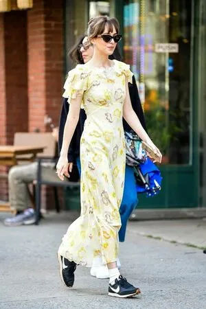 Dakota Johnson OnlyFans Leaked Free Thumbnail Picture - #l10WjJOQOv