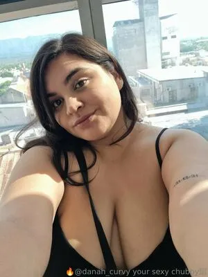 Danah Curvy OnlyFans Leaked Free Thumbnail Picture - #4xhod9DWG4