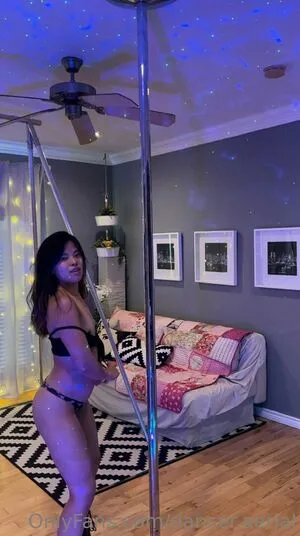 Dancer Aerial OnlyFans Leaked Free Thumbnail Picture - #7CU2SUsEIQ