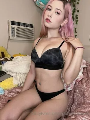 Daniella Claire OnlyFans Leaked Free Thumbnail Picture - #2dc6AI6xuo