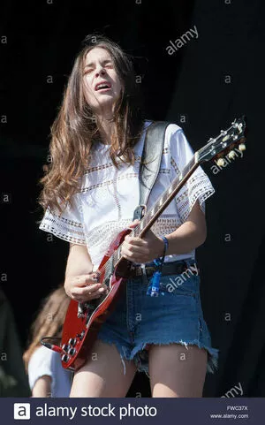 Danielle Haim OnlyFans Leaked Free Thumbnail Picture - #cZUf00Rm8k