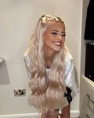Danielle Harold OnlyFans Leaked Free Thumbnail Picture - #KPPJewUq7p