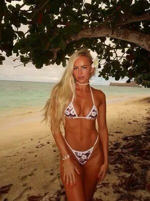 Danielle Moinet OnlyFans Leaked Free Thumbnail Picture - #IdoIXL46F2