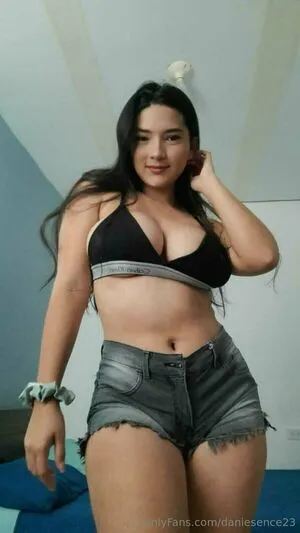 Daniesence23 OnlyFans Leaked Free Thumbnail Picture - #FUsT0E5Uv8