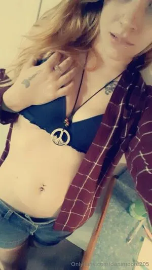 Danimoore205 OnlyFans Leaked Free Thumbnail Picture - #1riVEnlgvN