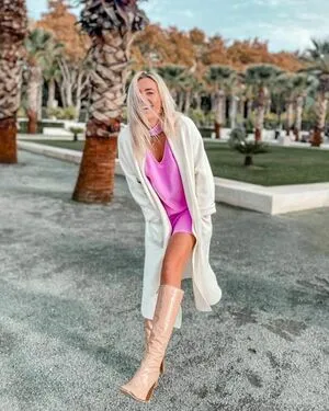 Danni Menzies OnlyFans Leaked Free Thumbnail Picture - #ScOqZdiNEk