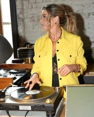 Danni Minogue OnlyFans Leaked Free Thumbnail Picture - #5ZV1MfT69B