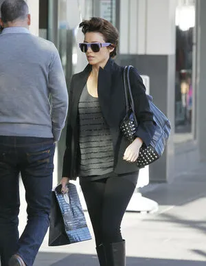 Danni Minogue OnlyFans Leaked Free Thumbnail Picture - #OtAoyCCW8x