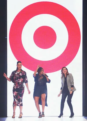 Danni Minogue OnlyFans Leaked Free Thumbnail Picture - #p3Kuh2aSBT