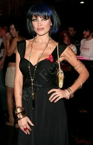 Danni Minogue OnlyFans Leaked Free Thumbnail Picture - #qnzxudakoo