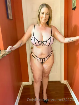 Danni2427free OnlyFans Leaked Free Thumbnail Picture - #0UnQzjvZPQ