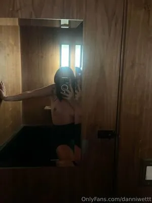 Danniwettt OnlyFans Leaked Free Thumbnail Picture - #Iu1JqbwdO1