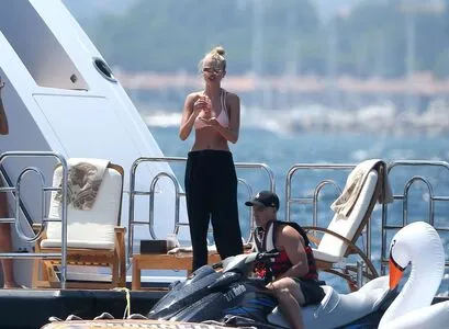 Daphne Groeneveld OnlyFans Leaked Free Thumbnail Picture - #L2A1gWM8cA