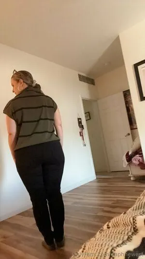 Daphnewest OnlyFans Leaked Free Thumbnail Picture - #0v3f8RRn0A