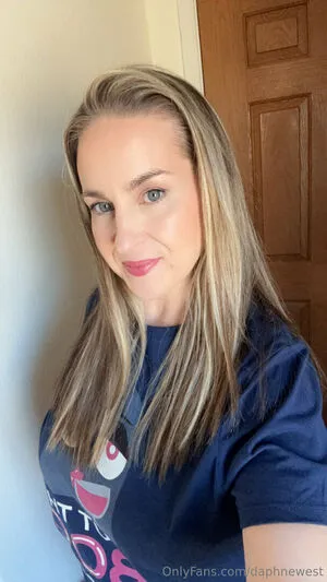 Daphnewest OnlyFans Leaked Free Thumbnail Picture - #i7DShCM5Si