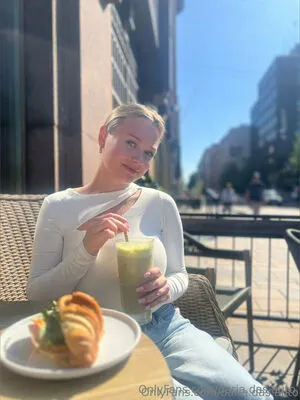 Daria Das Auto OnlyFans Leaked Free Thumbnail Picture - #2DdoitCgJT