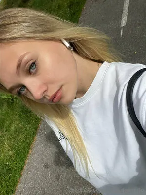 Daria Das Auto OnlyFans Leaked Free Thumbnail Picture - #3DvC27OuMO