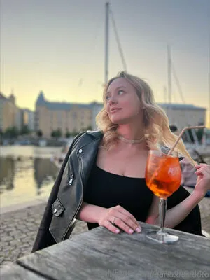 Daria Das Auto OnlyFans Leaked Free Thumbnail Picture - #Offms33wN5