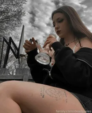 Deadpixies OnlyFans Leaked Free Thumbnail Picture - #tzeDKya5gq