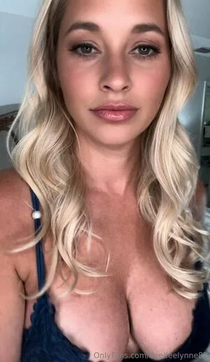 Deedeelynne82 OnlyFans Leaked Free Thumbnail Picture - #ak4I6Ty6pu