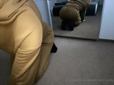 Deluxe Feets Booty OnlyFans Leaked Free Thumbnail Picture - #YeF3hn44QG