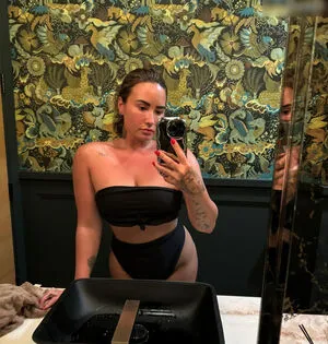 Demi Lovato OnlyFans Leaked Free Thumbnail Picture - #2CD0tZCMCm