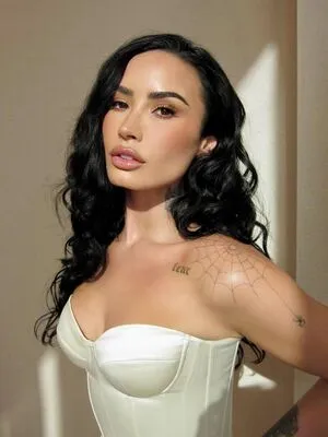 Demi Lovato OnlyFans Leaked Free Thumbnail Picture - #2kUq1LN6PZ