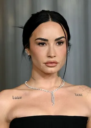 Demi Lovato OnlyFans Leaked Free Thumbnail Picture - #2py8PejL1S