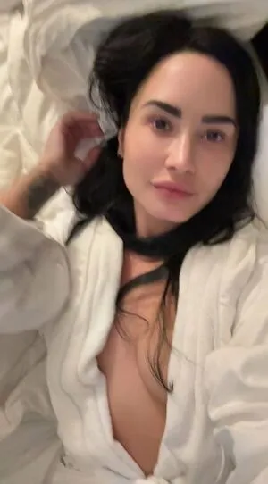 Demi Lovato OnlyFans Leaked Free Thumbnail Picture - #2zDeiLW5rr