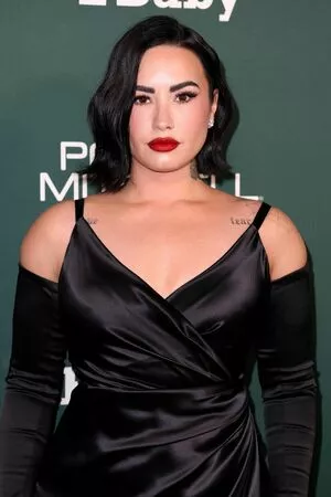 Demi Lovato OnlyFans Leaked Free Thumbnail Picture - #3HNo1zKxld