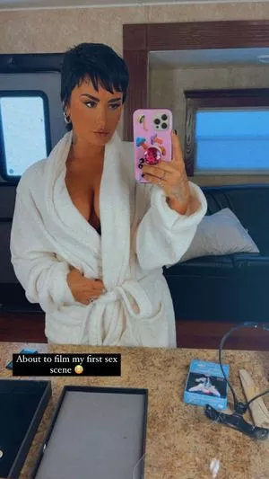 Demi Lovato OnlyFans Leaked Free Thumbnail Picture - #6GaBp6QSss