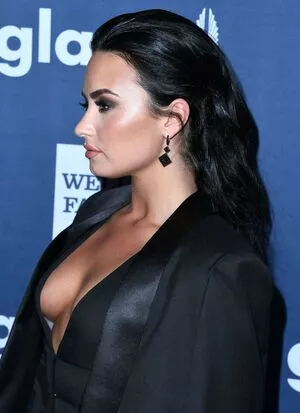 Demi Lovato OnlyFans Leaked Free Thumbnail Picture - #7ChHC4kALt