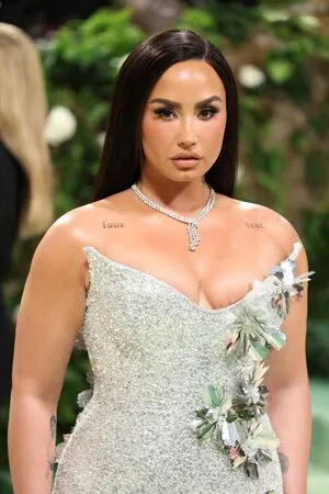 Demi Lovato OnlyFans Leaked Free Thumbnail Picture - #7emednSJB6