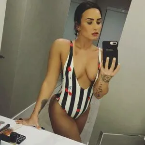 Demi Lovato OnlyFans Leaked Free Thumbnail Picture - #9AL833J9bz