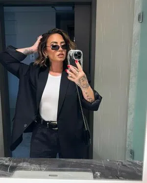 Demi Lovato OnlyFans Leaked Free Thumbnail Picture - #CDFrXUmjjl