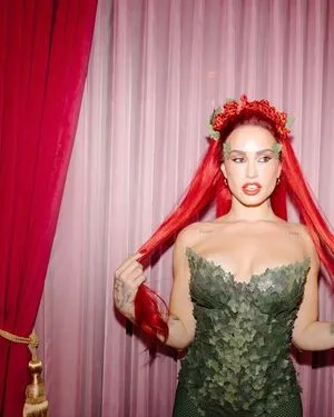 Demi Lovato OnlyFans Leaked Free Thumbnail Picture - #Db37PK6TSA