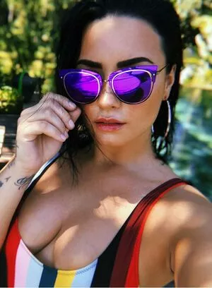 Demi Lovato OnlyFans Leaked Free Thumbnail Picture - #DkxXzKtgTV